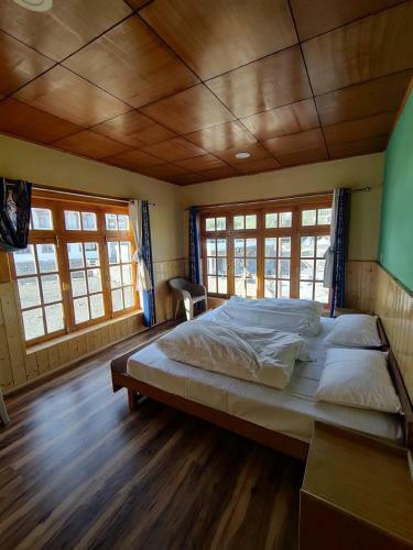 Hostal Avalok Homestay & Hostel