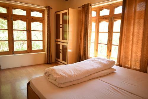 Hostal Lzakar Guest House