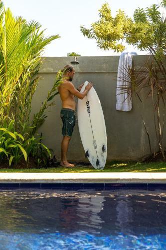 Surf & Party - Hostel Somewhere Else