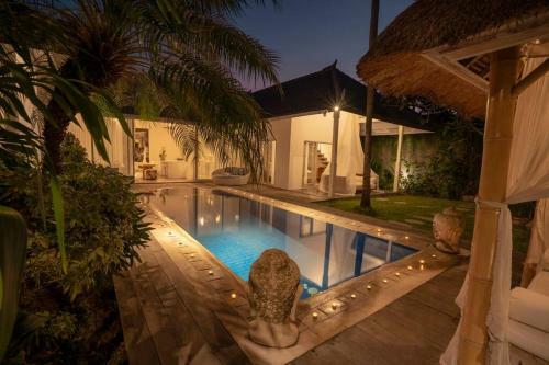 Fully-serviced 2 Bedroom Luxury Villa