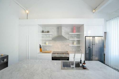 Fully-serviced 2 Bedroom Luxury Villa