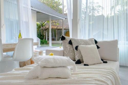 Fully-serviced 2 Bedroom Luxury Villa