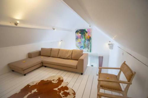 Fully-serviced 2 Bedroom Luxury Villa