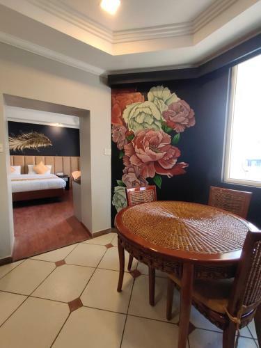 Hotel Js Grand Residency - Formerly As Emarald
