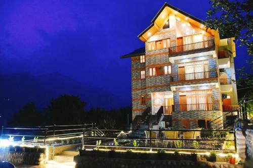 Hotel The Royal Woods By Aaroham