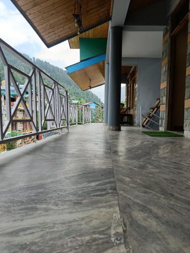 Hotel Marley's Hut