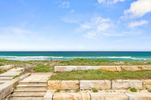 Coastal On Curtis Beach House