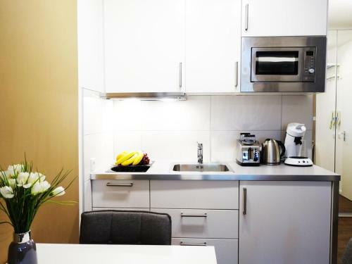 Inviting Apartment In D�sseldorf With Parking