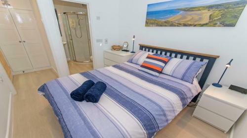 Pebbles Croyde Sleeps 8 4 Bedrooms