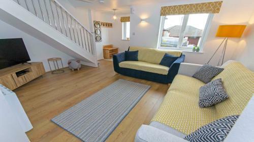 Pebbles Croyde Sleeps 8 4 Bedrooms