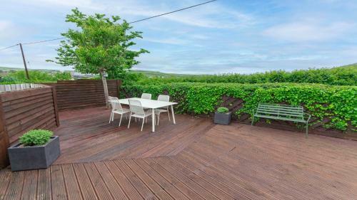 Pebbles Croyde Sleeps 8 4 Bedrooms