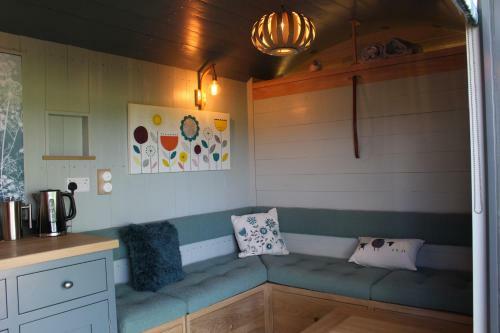 Sanford Escapes - Shepherds Hut & Hot Tub