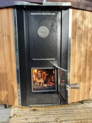 Sanford Escapes - Shepherds Hut & Hot Tub