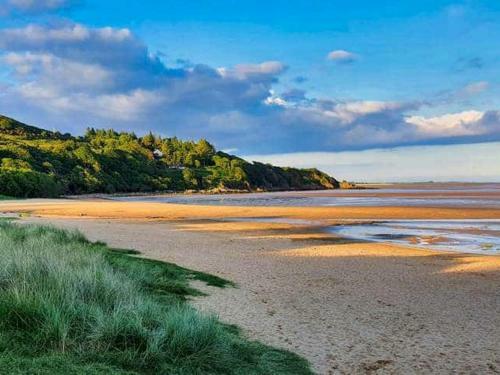 Pass The Keys Beautiful 3br Lodge - Stunning Beach And Golf Location