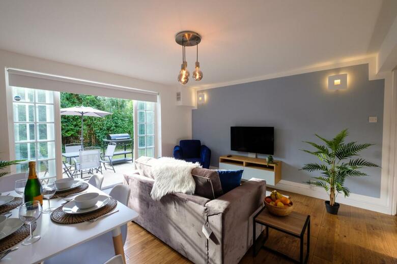 Riverwalk Apartments
