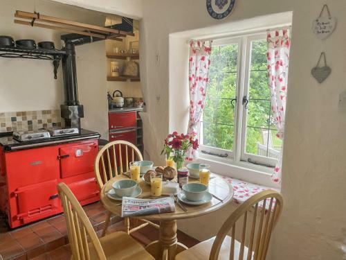 Rose Cottage In Holcombe