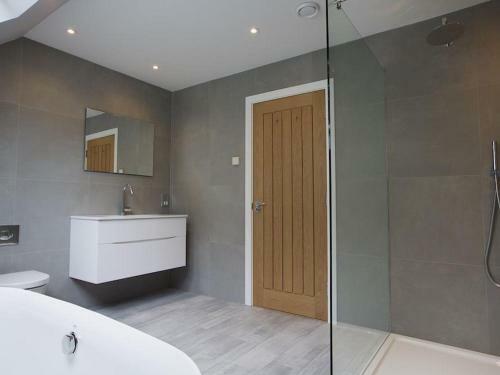 3 The Drive, Hillfield