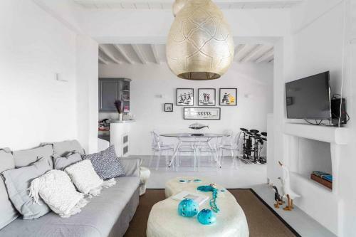 Aleomandra Waterfront Dream Villa