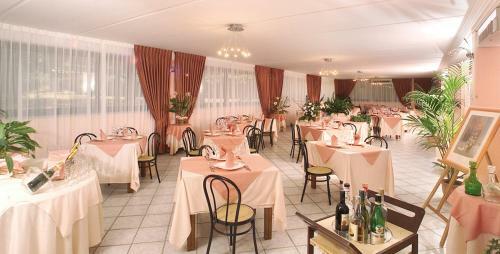 Ranch Hotel