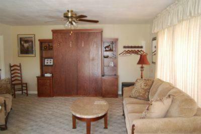 Motel 5th Street Inn