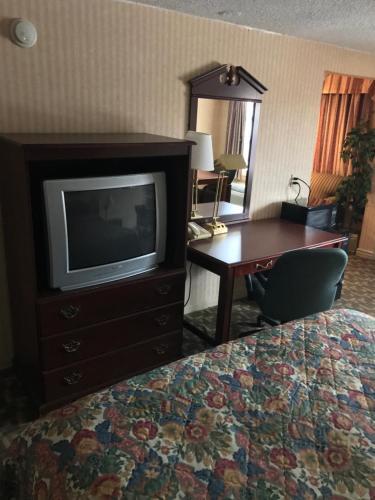 Motel Home Town Inn