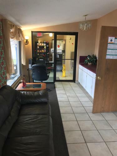 Motel Home Town Inn