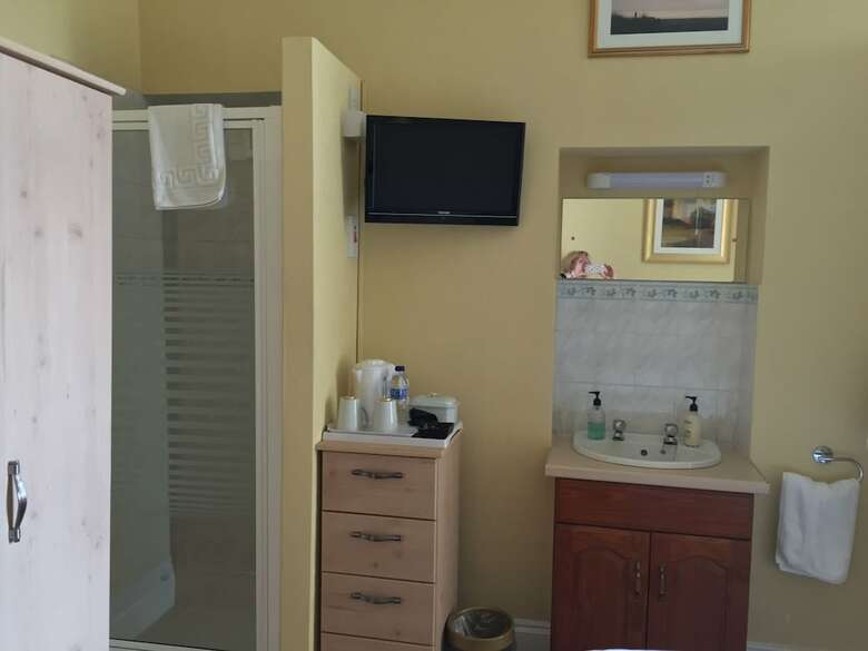 Bed & Breakfast Edgcumbe Guest House