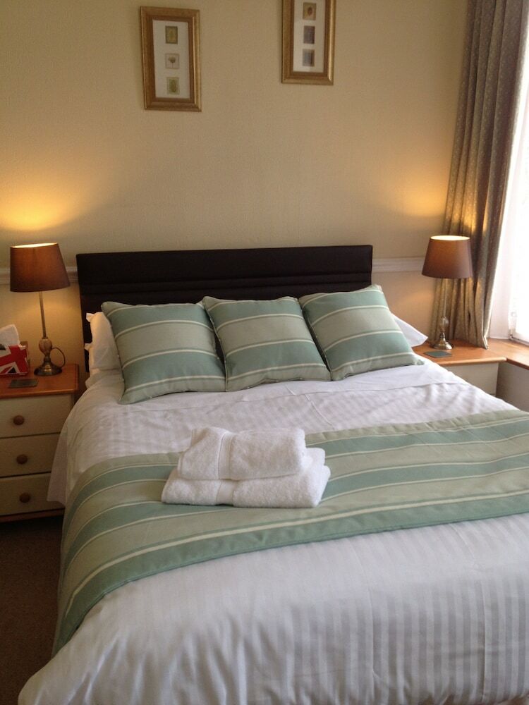 Bed & Breakfast Edgcumbe Guest House