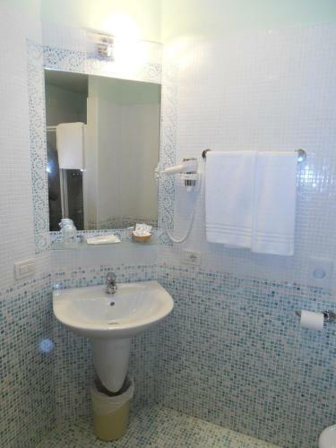 Hotel Garn� Bartabel