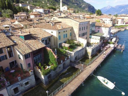 Hotel Garn� Bartabel