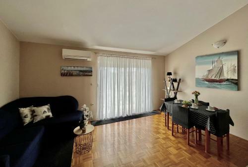 Apartmani Tino I Leon