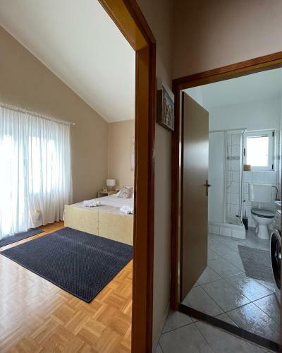 Apartmani Tino I Leon