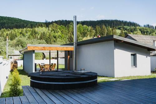 Voronet Noir Chalet
