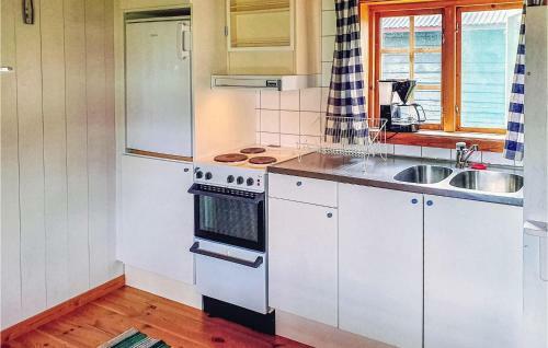 Beautiful Home In Syssleb�ck W/
