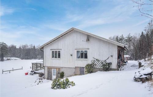 Stunning Home In Tanumshede With Wifi And 4 Bedrooms