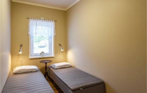 Nice Home In Tidaholm W/ Wifi And 3 Bedrooms