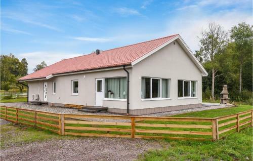 Nice Home In Tidaholm W/ Wifi And 3 Bedrooms