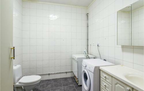 Nice Home In Tidaholm W/ Wifi And 3 Bedrooms
