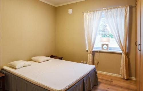 Nice Home In Tidaholm W/ Wifi And 3 Bedrooms