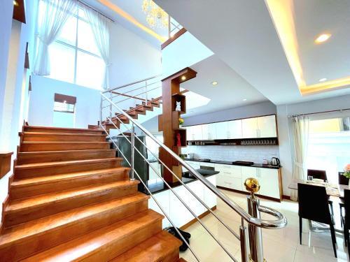 The Uni Pool Villa 1