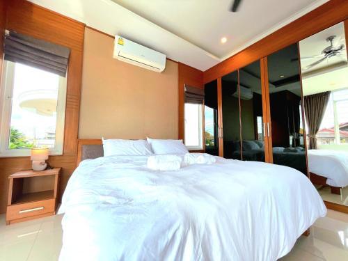 The Uni Pool Villa 1
