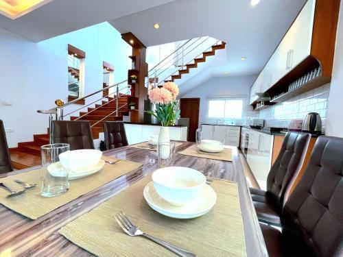 The Uni Pool Villa 1