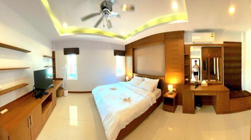 The Uni Pool Villa 1