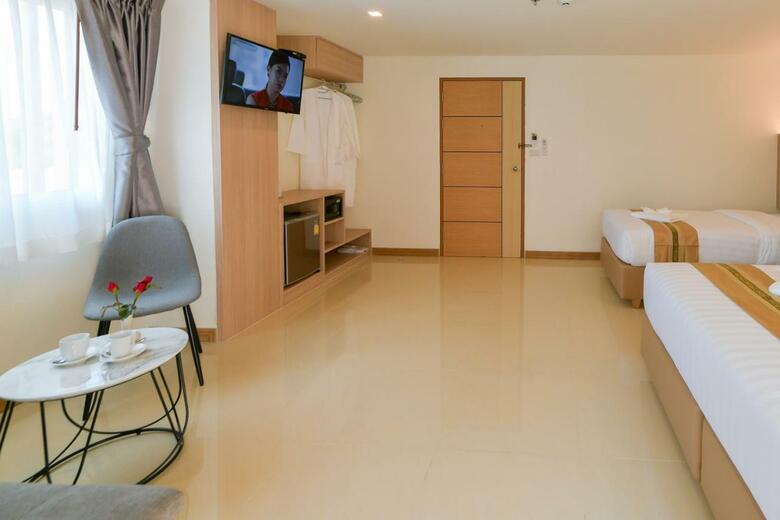 Hotel Iris Palace