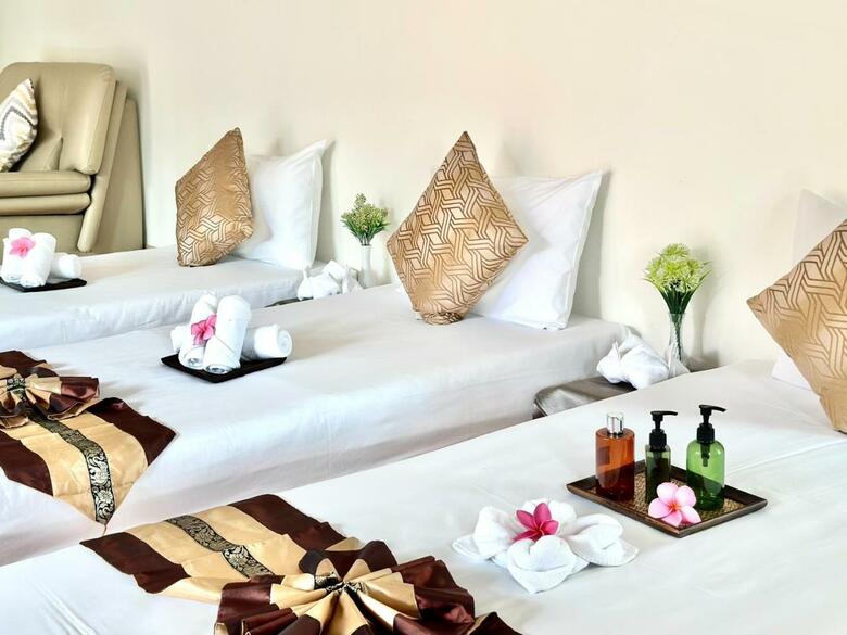 Hotel Iris Palace