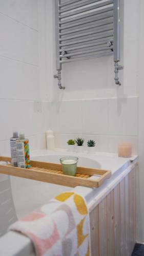 Charming Quayside Apartment In Exeter, Devon