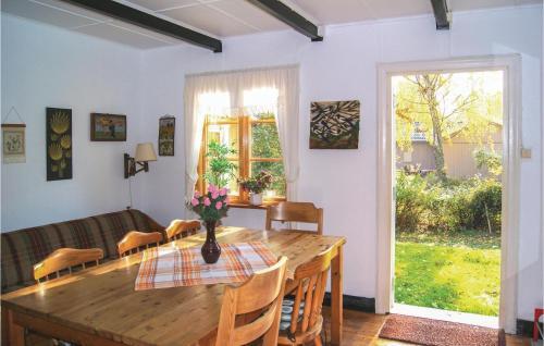Three-bedroom Holiday Home In Ystad