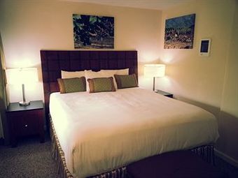 Posada The Vendange Carmel Inn & Suites
