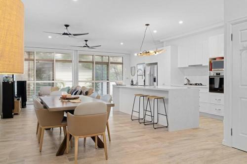 Blissful Beachfront Pad / Blue Bay