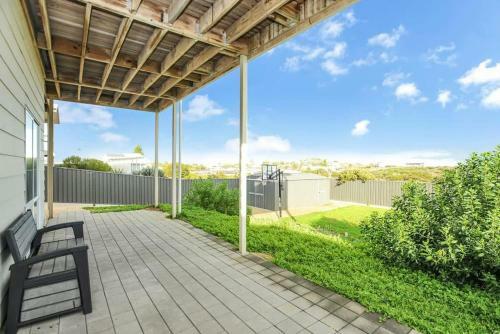 Dunescape 4br With Nbn And Sea Views